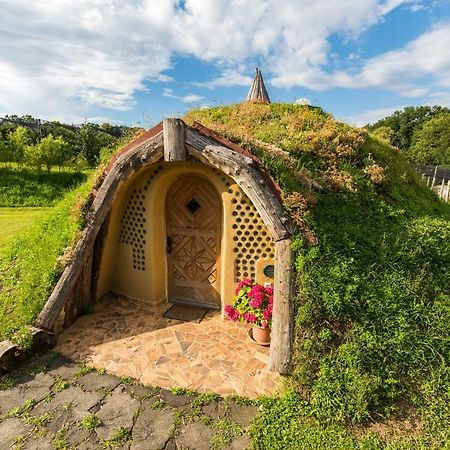 Apartma Zemljanka Ljutomer Esterno foto