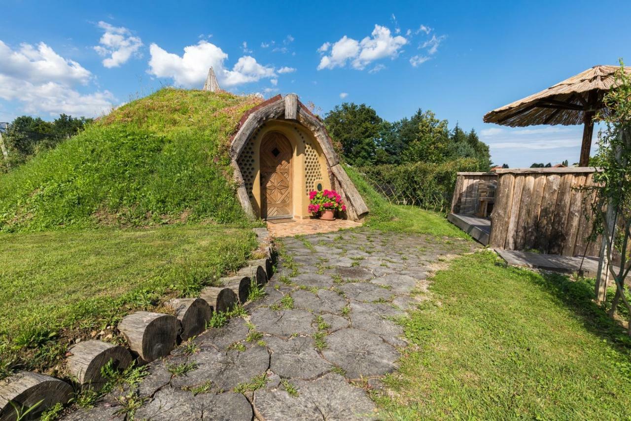 Apartma Zemljanka Ljutomer Esterno foto
