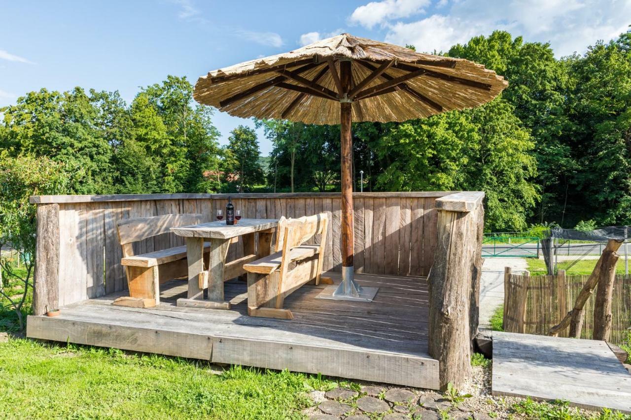 Apartma Zemljanka Ljutomer Esterno foto